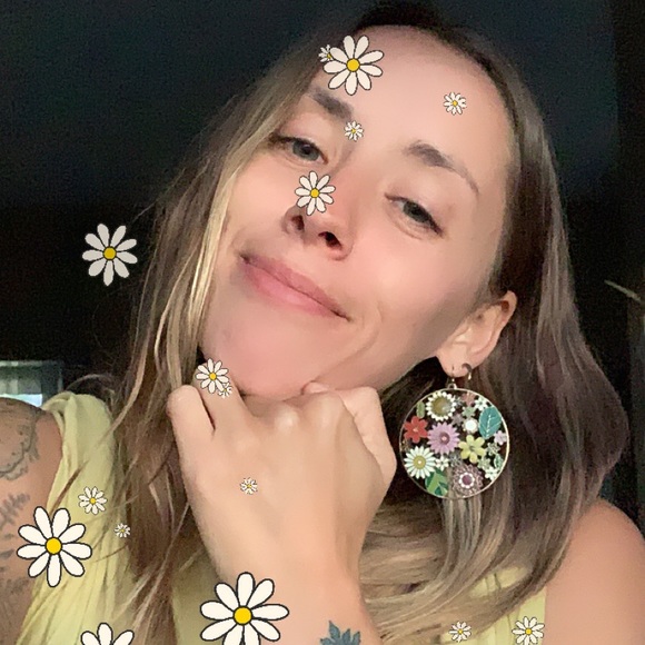 Meet your Posher, Karin Alice - Picture 5 of 5